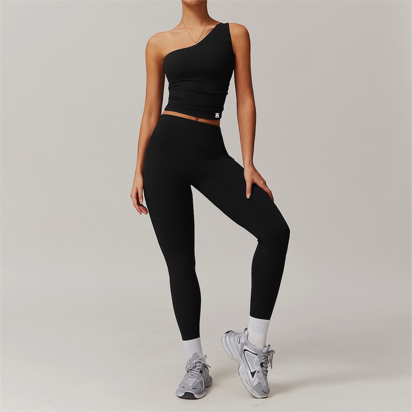 Conjunto Ōlli Active - Black (Top One Shoulder & Legging)