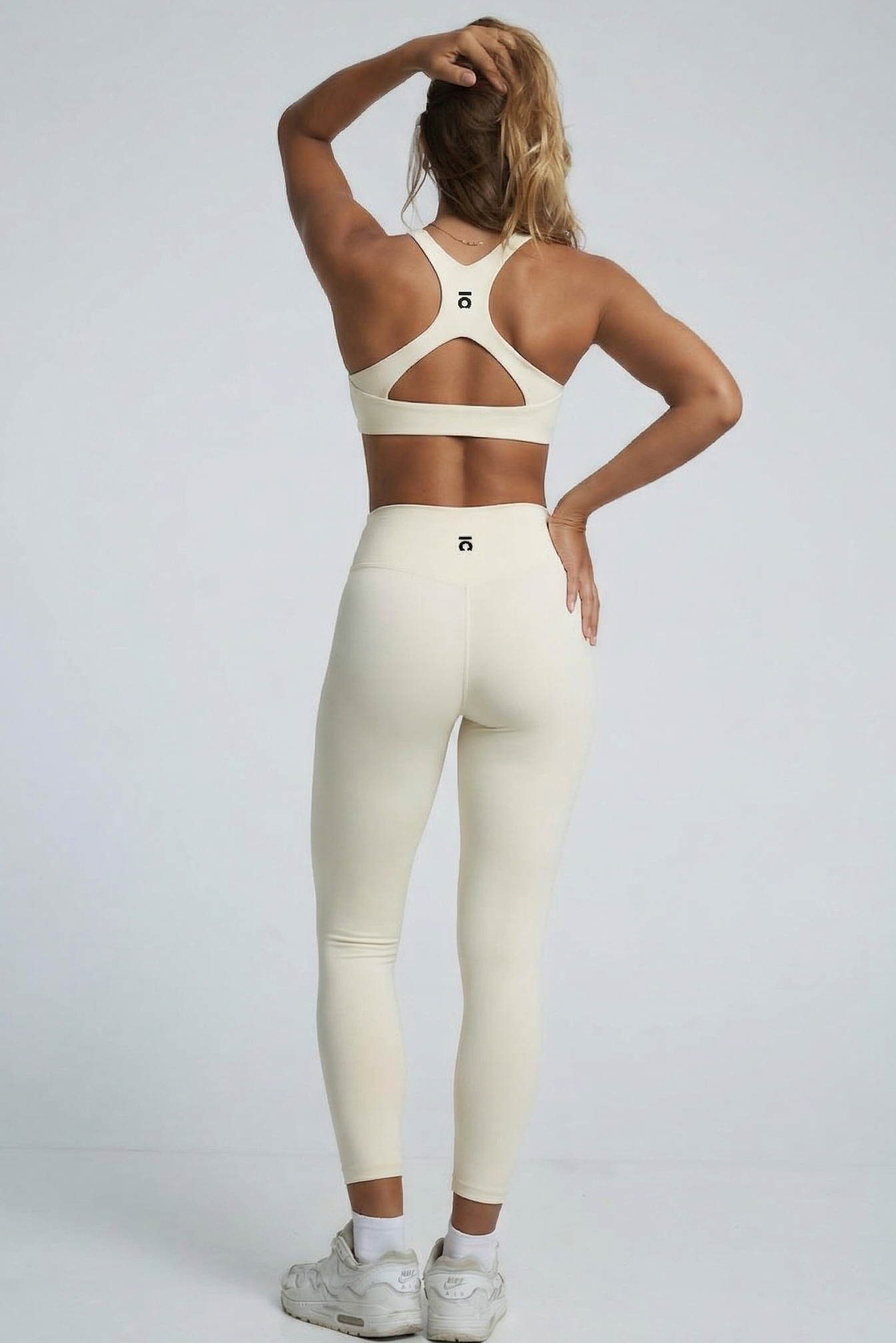 Conjunto Ōlli Active - Off-White (Top & Legging)