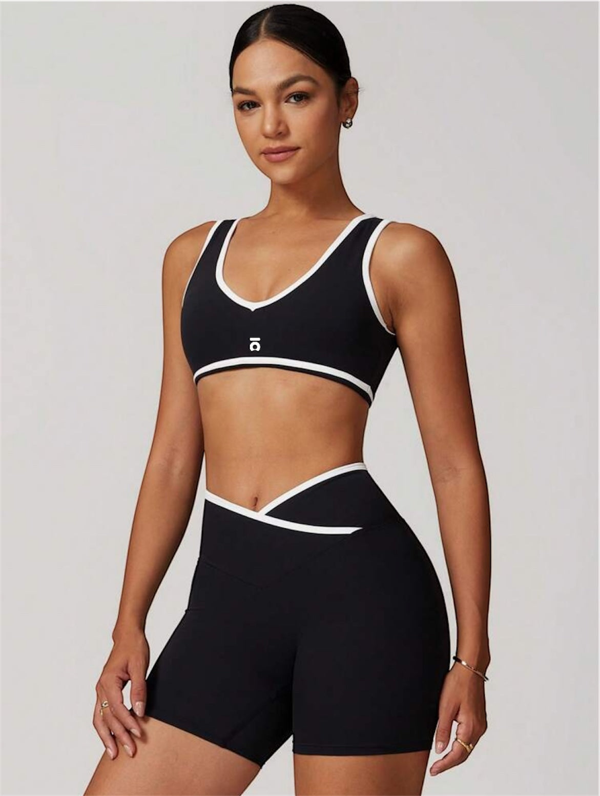 Conjunto Ōlli Active Luna - Black (Top & Short)